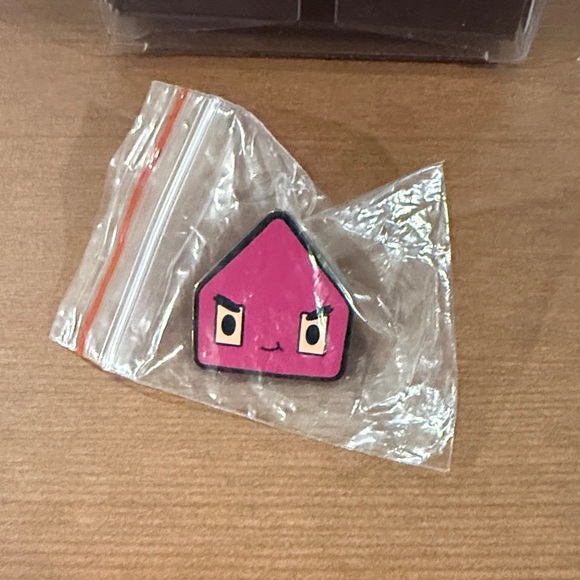 Random Pin Set - Picture 4 of 4